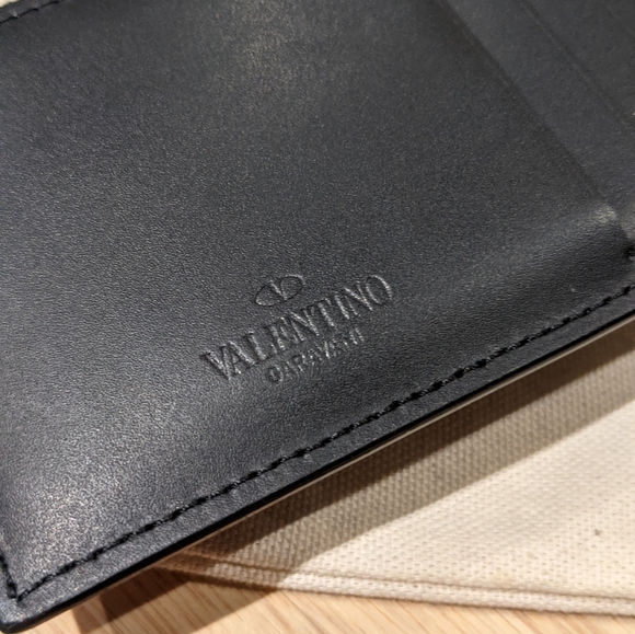 Valentino Wallet - Picture 2 of 4